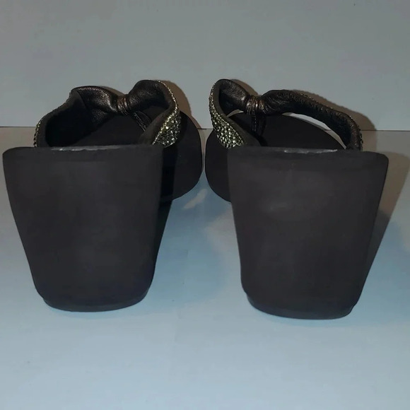 Yellow Box Gold/Bronze Wedge Flip Flops Style Puffy Size 10M - Picture 5 of 11